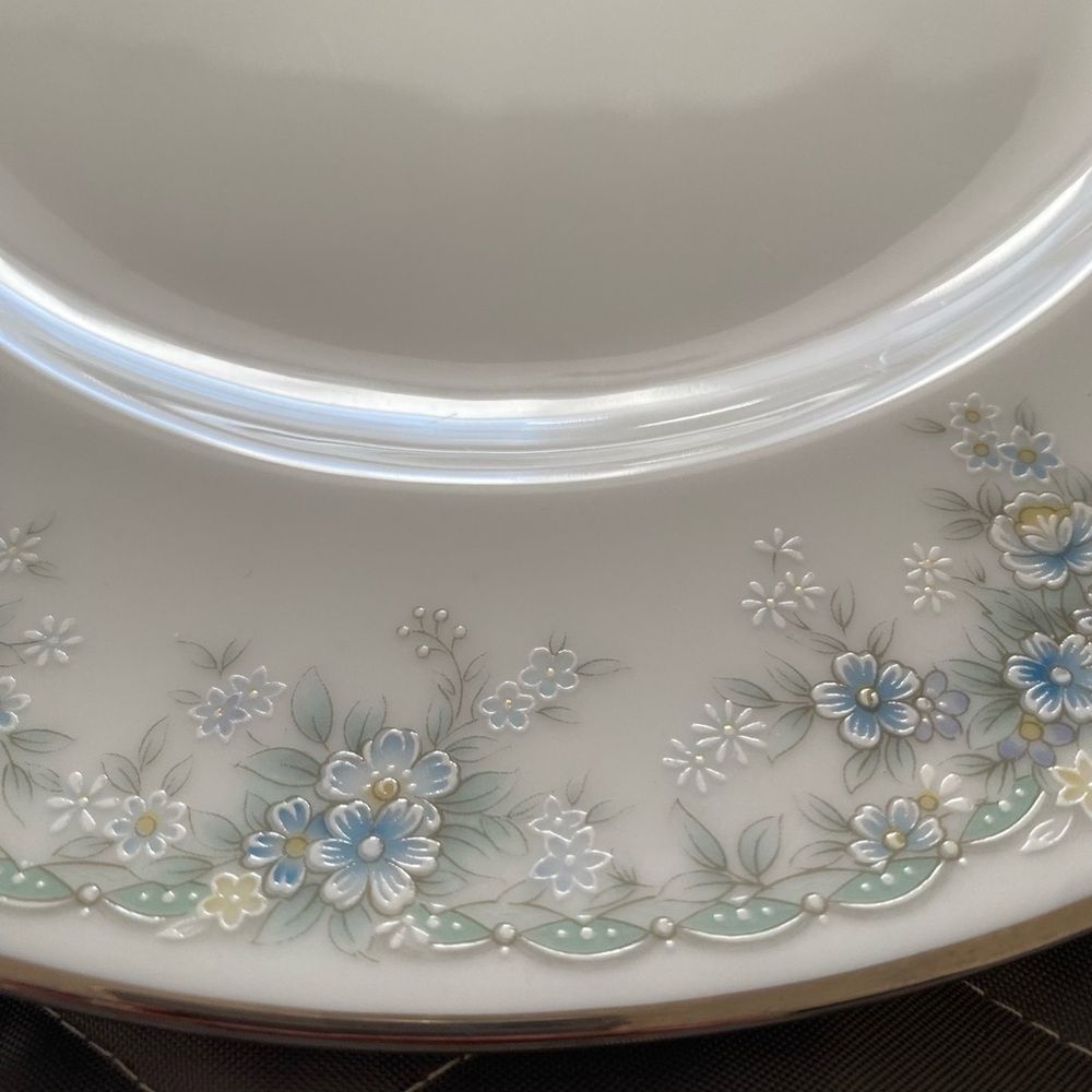 Elegant Floral Oval Platter - Picture 2 of 4
